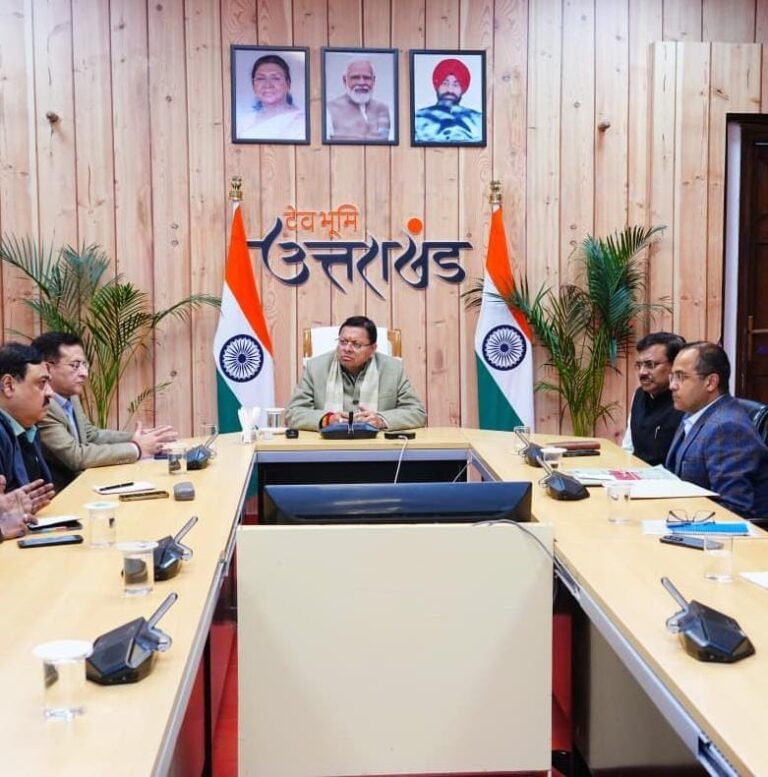 मुख्यमंत्री पुष्कर सिंह धामी ने कानून व्यवस्था को लेकर उच्च स्तरीय बैठक ली