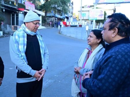 अल्मोड़ा : सीएम पुष्कर धामी ने प्रातः काल भ्रमण के दौरान लोगों से चाय पर चर्चा कर “जन-जन की सरकार, जन-जन के द्वार” लिया फीडबैक