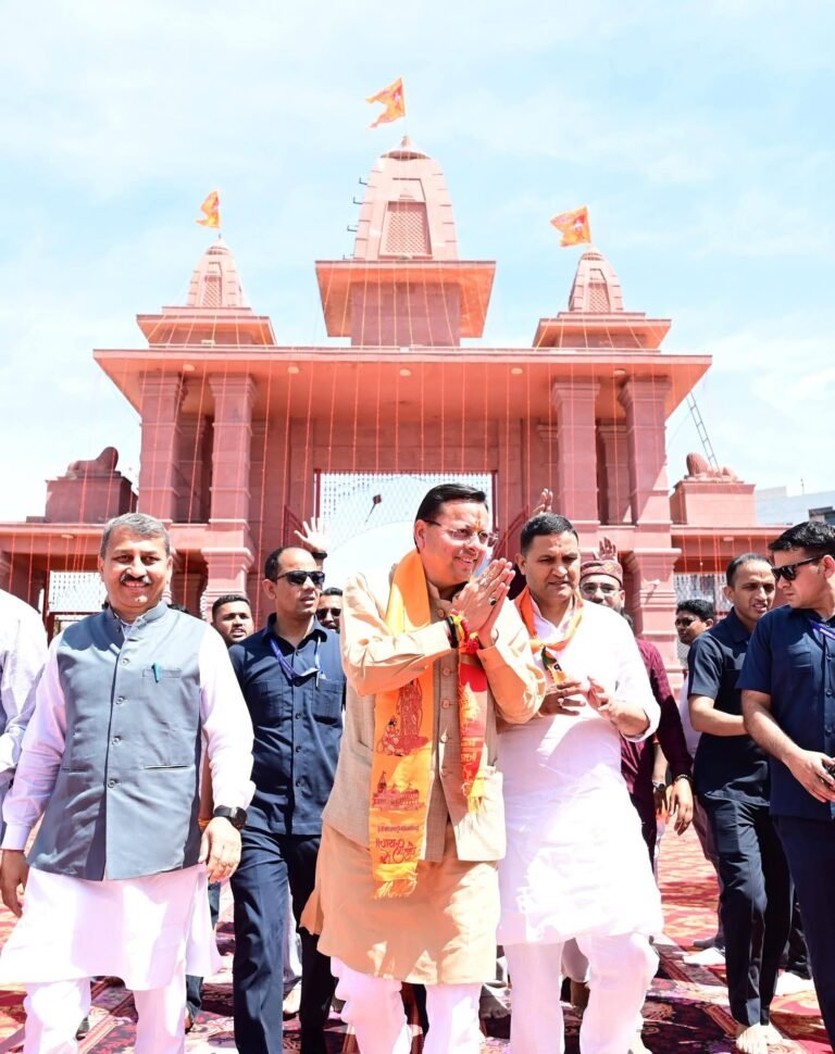 सीएम धामी ने श्री हनुमान जन्मोत्सव पर श्री हनुमान धाम के किए दर्शन: प्रदेश की खुशहाली की की कामना