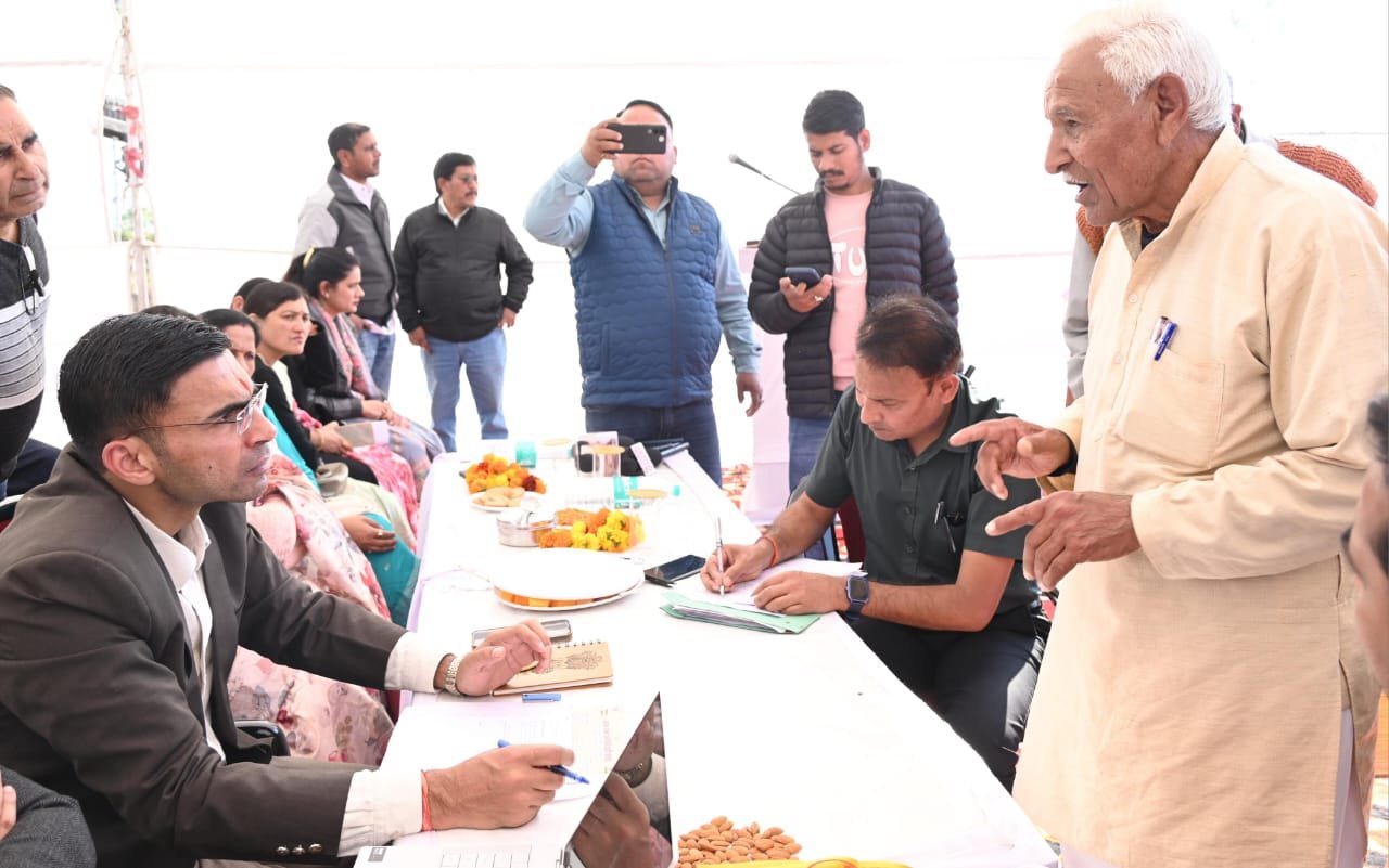 Breaking: छात्रों की पढ़ाई में अब नहीं होगी प्रभावित, लिस्ट्राबाद स्कूल में नई शिक्षिका तैनात 9 IMG 20251204 WA0051