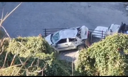 मसूरी: अनियंत्रित टैक्सी खाई में गिरी, चालक बाल–बाल बचा