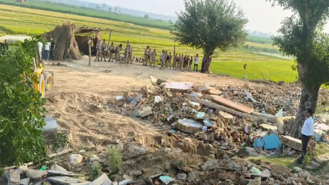 नानकसागर बांध में अवैध मजार पर चला बुलडोजर, सरकारी जमीन से हटाया गया कब्जा; भारी पुलिस बल रहा तैनात