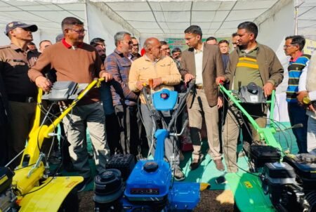 विकासखंड डोईवाला के दूरस्थ इठारना में सरकार जनता के द्वार; डीएम ने सुनी जन समस्याएं; अधिकतर समस्याओं का निस्तारण