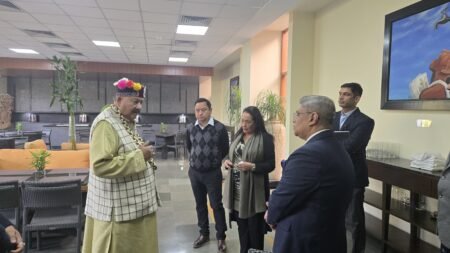 पर्यटन मंत्री ने हॉस्पिटैलिटी स्कूल का निरिक्षण किया