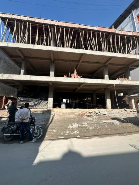 प्राधिकरण क्षेत्रान्तर्गत विभिन्न क्षेत्रों में अवैध बहुमंजिला निर्माणों पर प्राधिकरण की सख़्त कार्रवाई