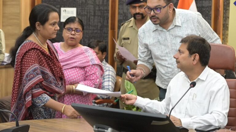 समाधान दिवस बना उम्मीद की किरणः गंभीर रूप से बीमार 4 बच्चों का होगा मुफ्त इलाज