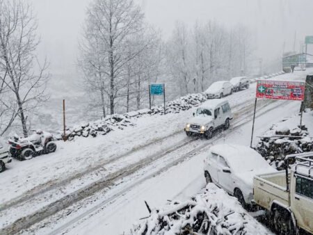 Uttarakhand Weather: नए साल से पहले बारिश-बर्फबारी के आसार, आज शीत दिवस की चेतावनी